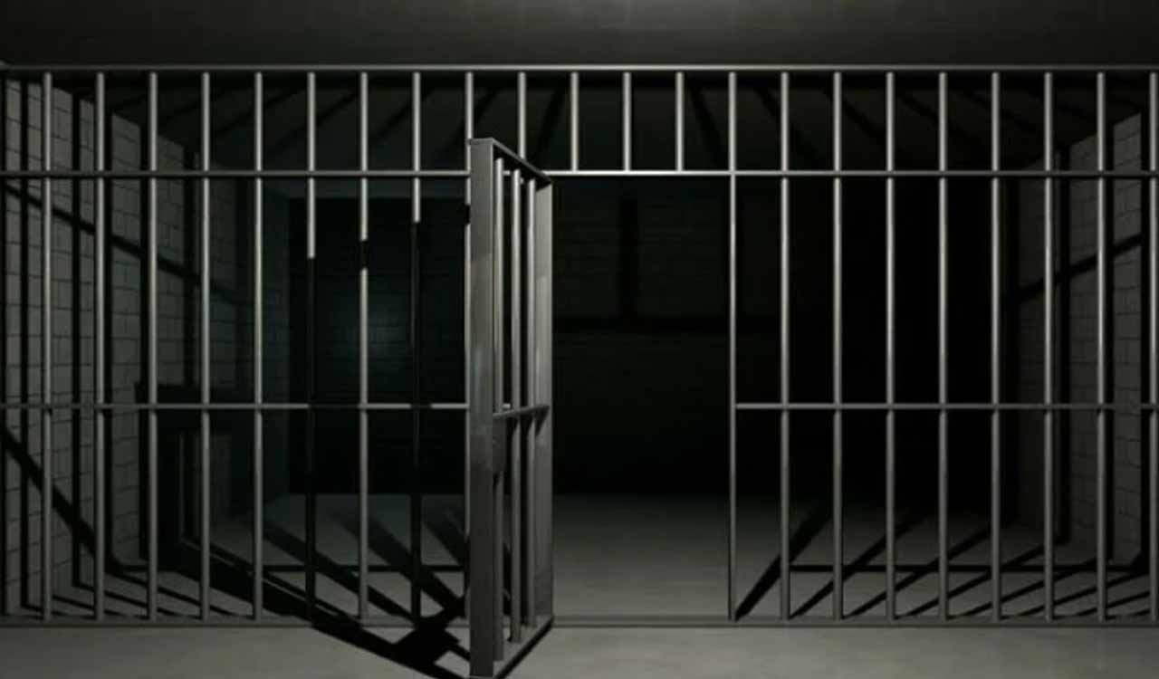 UK to release 1,700 prisoners early to ease overcrowding