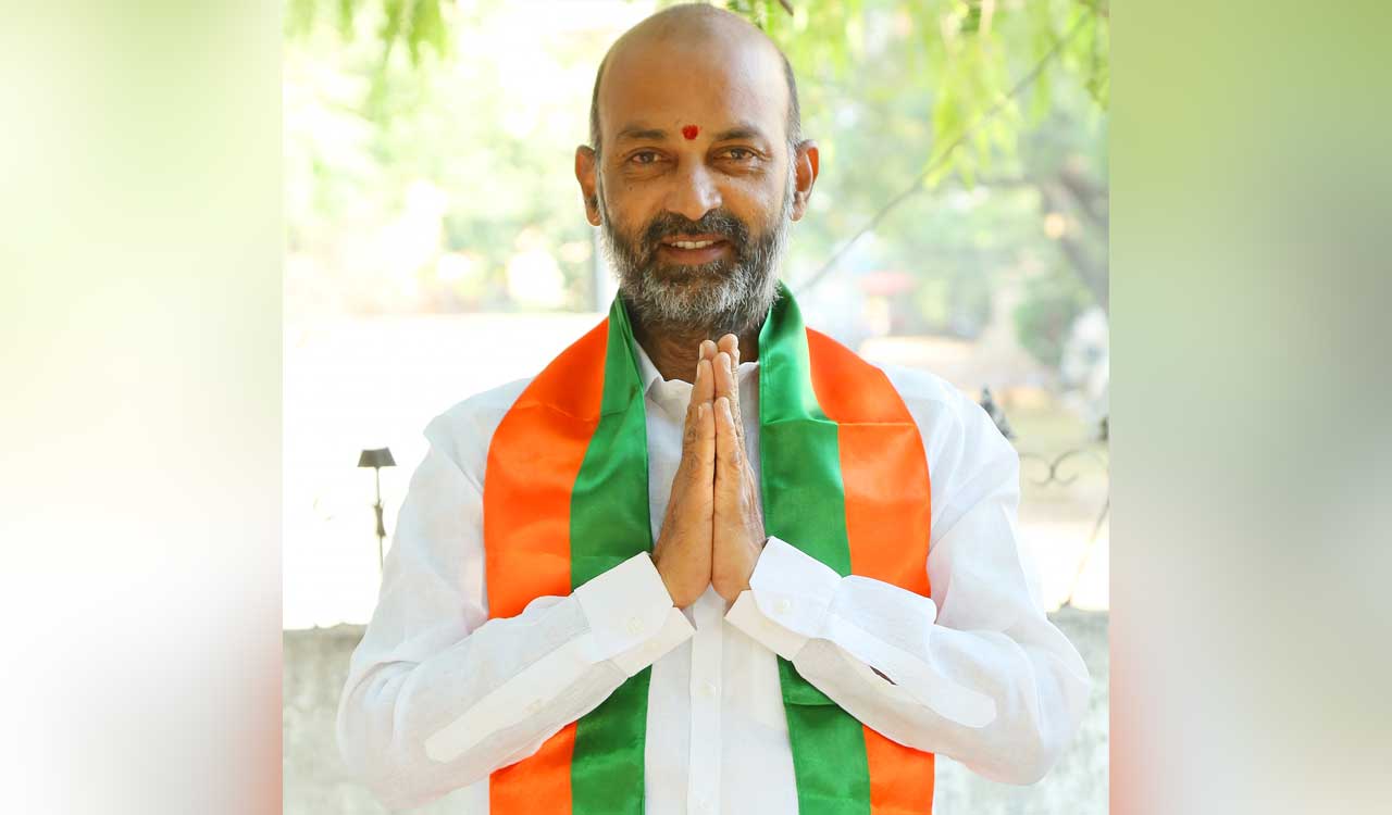 Congress extorting money from rich under HYDRAA, says Bandi