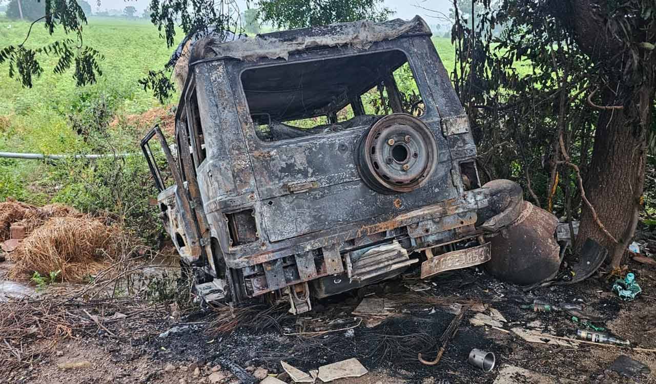 Suryapet: Clashes erupt in Maddirala; house demolished; JCB set ablaze
