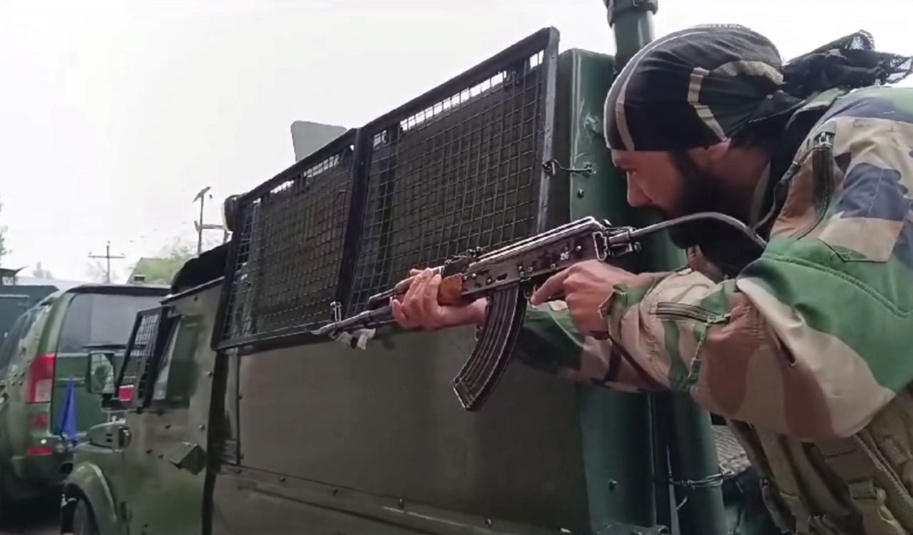 Encounter breaks out in J&K’s Kulgam, 4 security personnel injured