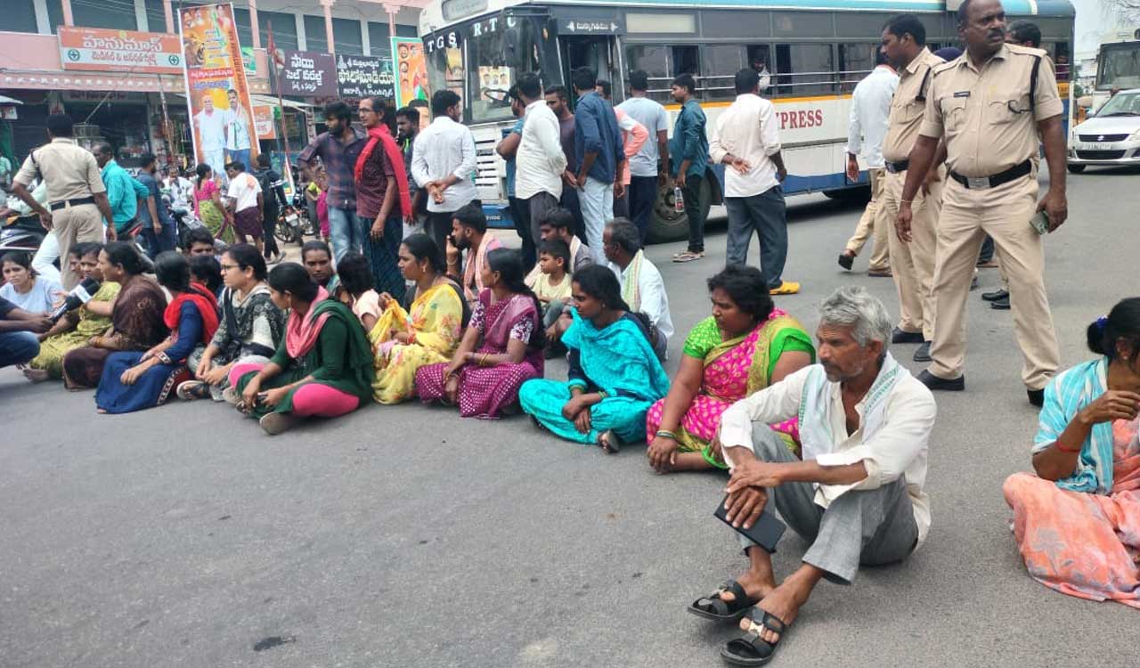 Youngster dies after being treated by RMP in Mancherial; family members protest