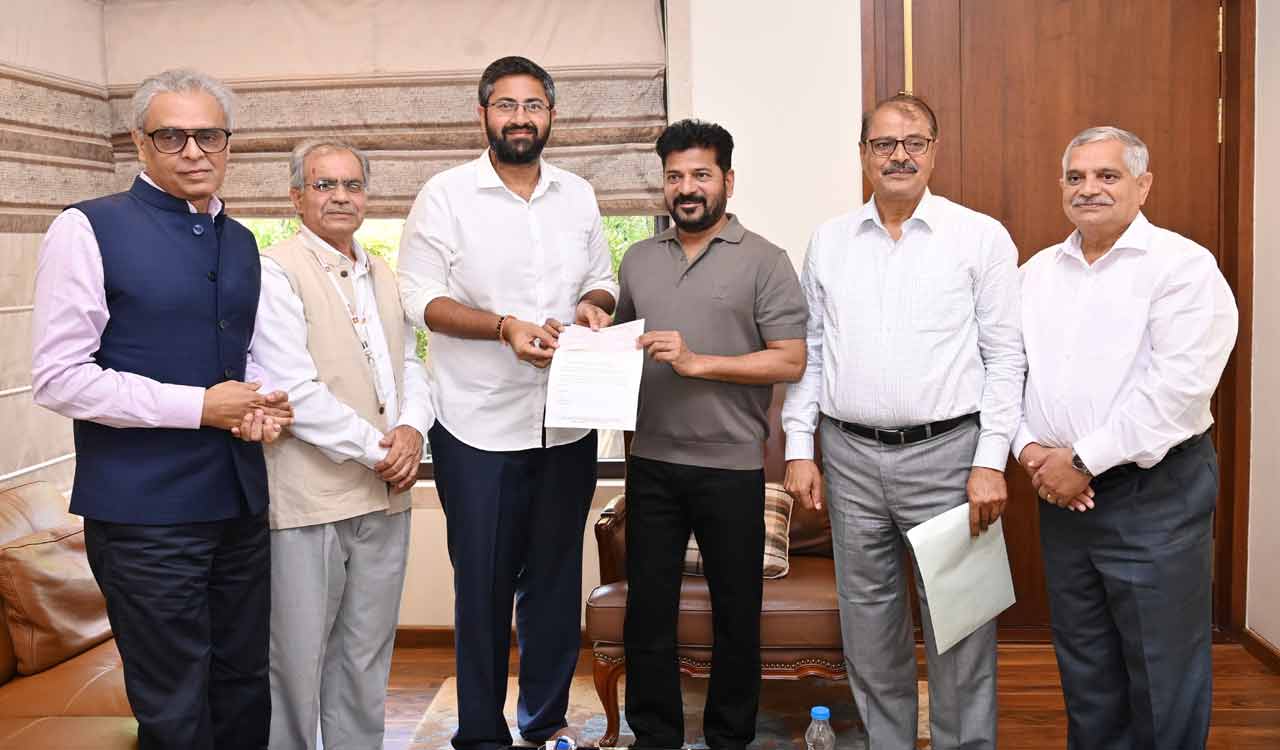 GITAM Unversity President donates Rs.1 crore to CMRF