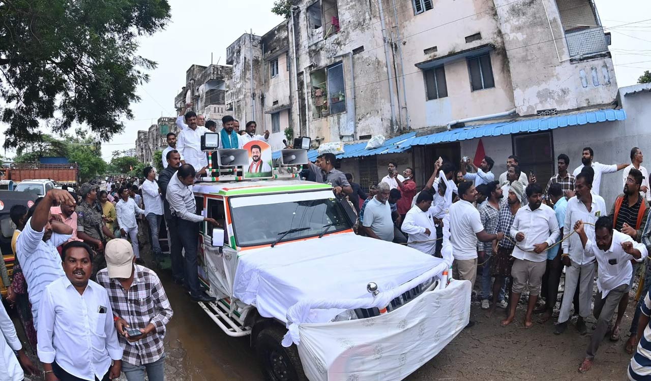 Khammam: Flood victims call CM Revanth’s visit an election campaign