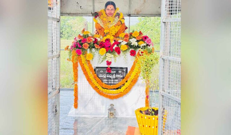 Ashok Khanna stated that installing his wife’s statue was an effort to overcome the void her death left in their lives and to keep her memories alive.