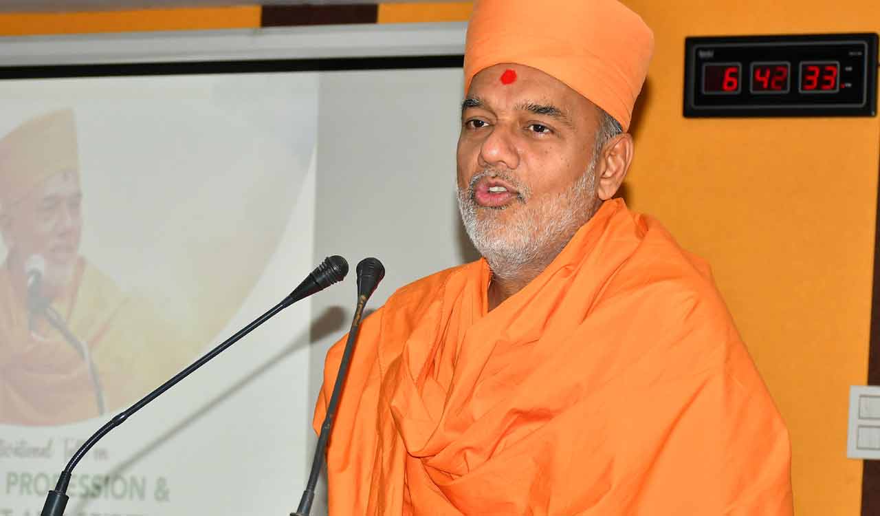 Spiritual approach in management can elevate success: Gyanvatsal Swami