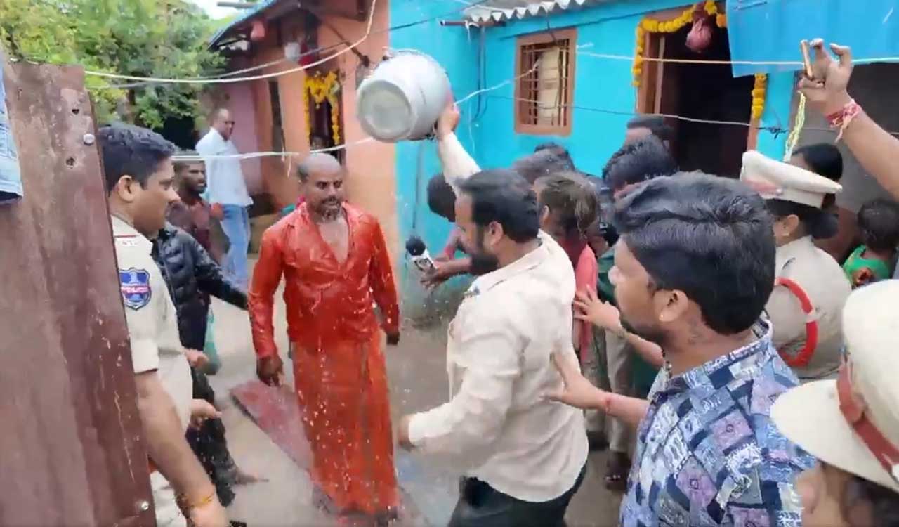 Three Madhapur residents booked for obstructing demolition by HYDRAA