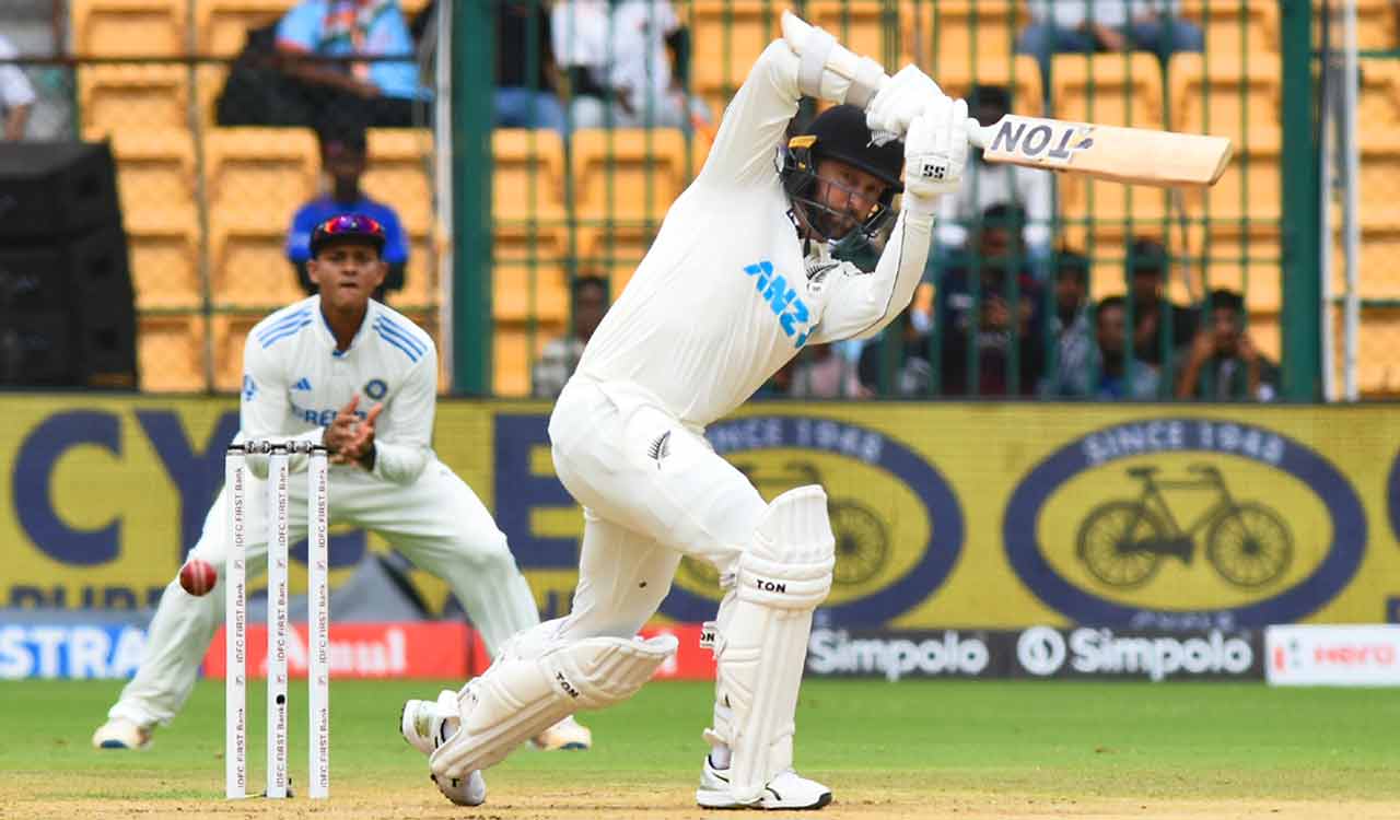 1st Test: Conway hits 91 as NZ ends day two at 180/3, leading India by 134 runs