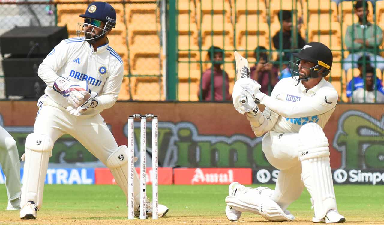 Devon Conway hits 61 as NZ reaches 82/1 at tea on day two of first test