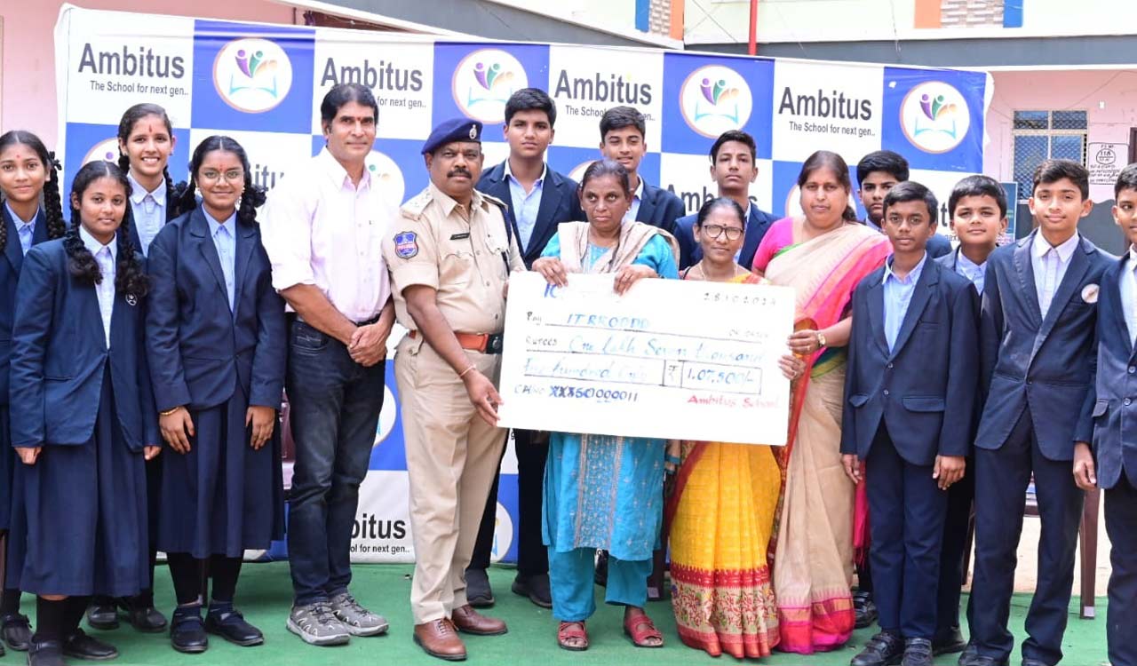 Siddipet: School students donate Rs 1,07,500 to NGO