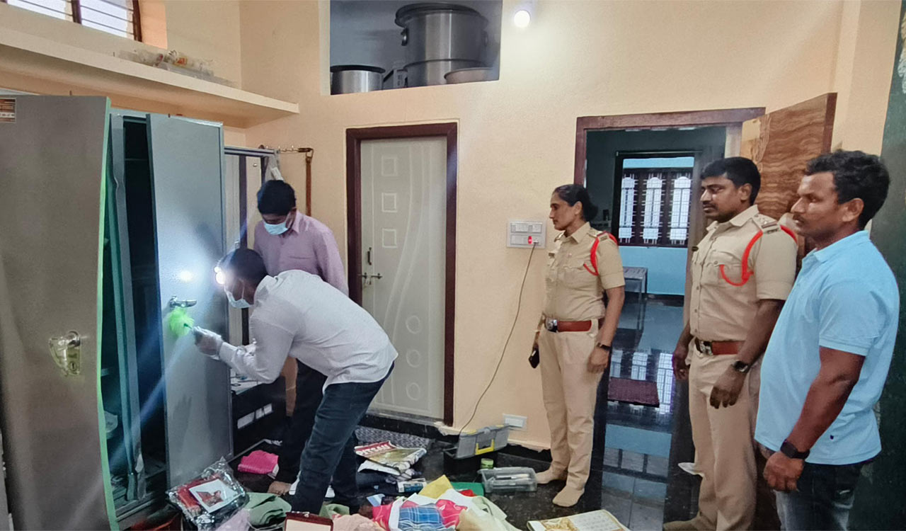 Medak: Burglars strike at constable’s residence, decamp with valuables