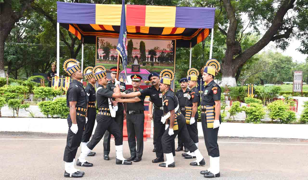 EME Corps Day: Lt Gen Neeraj Varshney, veterans pay tribute to fallen soldiers