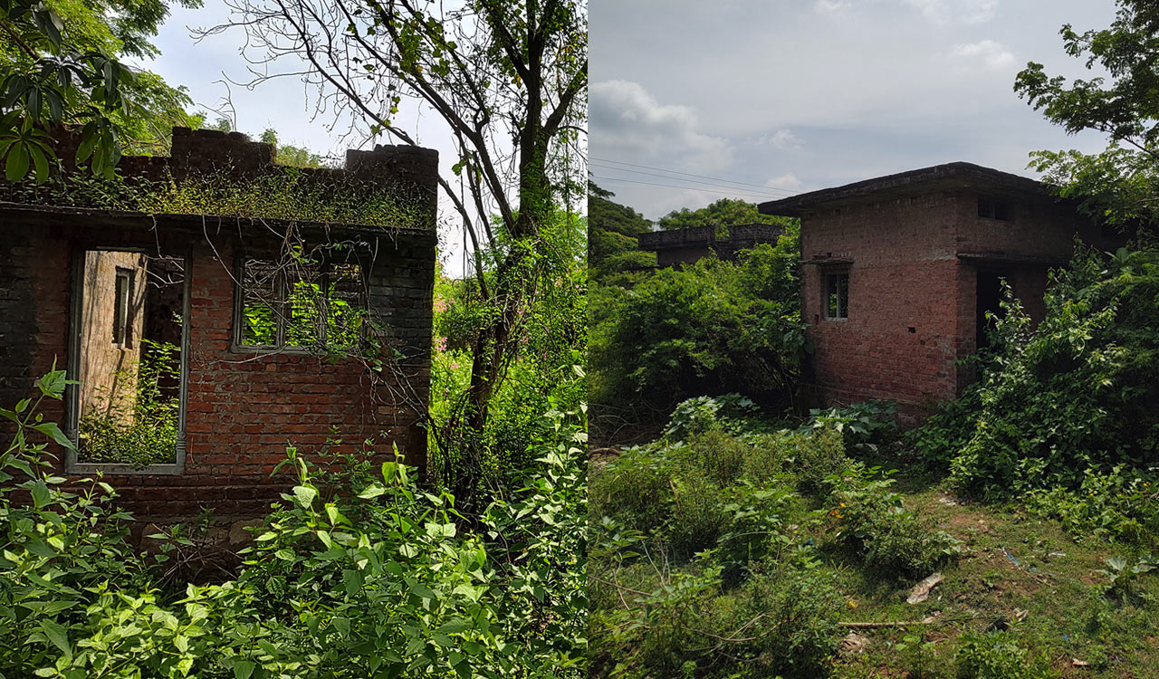 Indiramma houses sanctioned two decades ago remain incomplete in Kothagudem