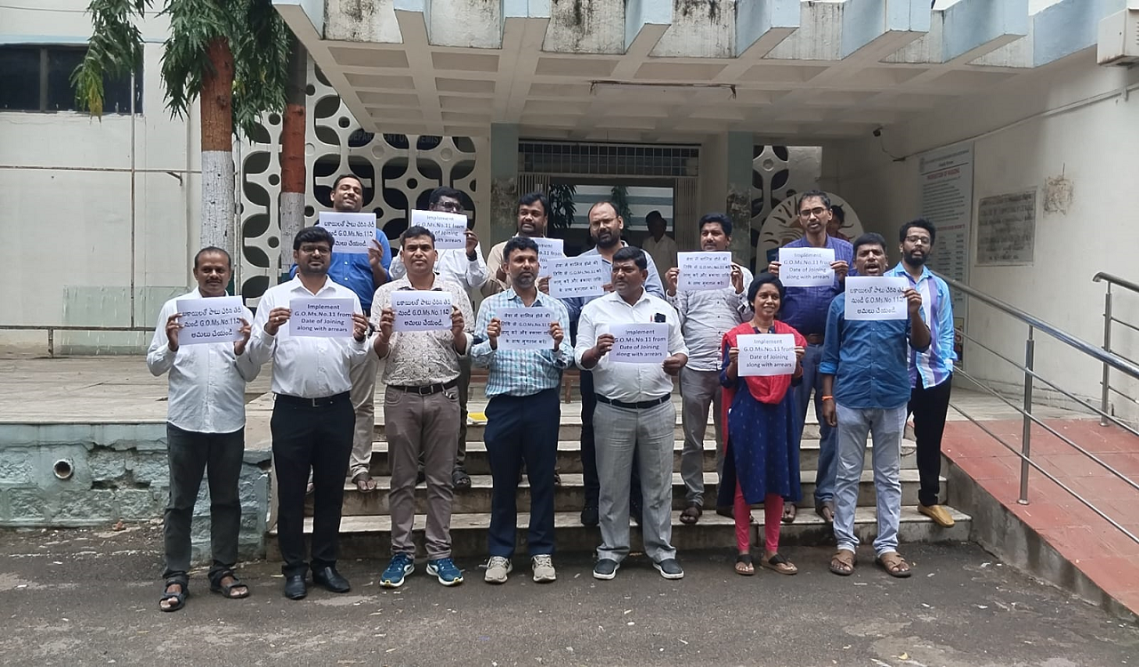 JNTU-Hyderabad contract teachers protest demanding pay revision, arrears