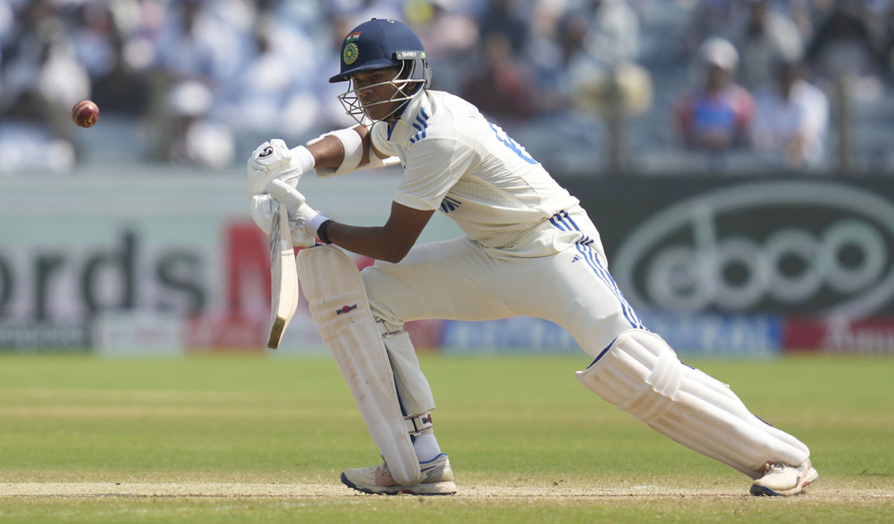 Pune Test: India reach 81/1 at lunch on Day 3, chasing 359