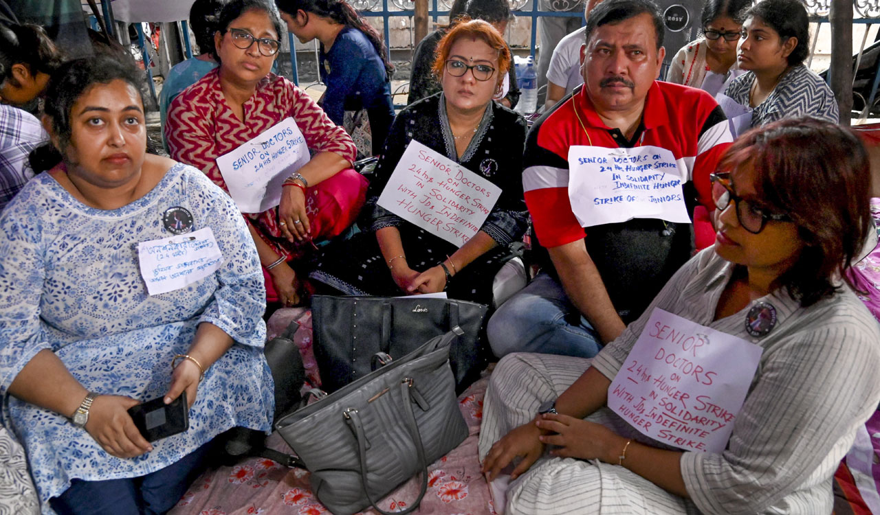 Hunger strike by West Bengal junior doctors enters fourth day