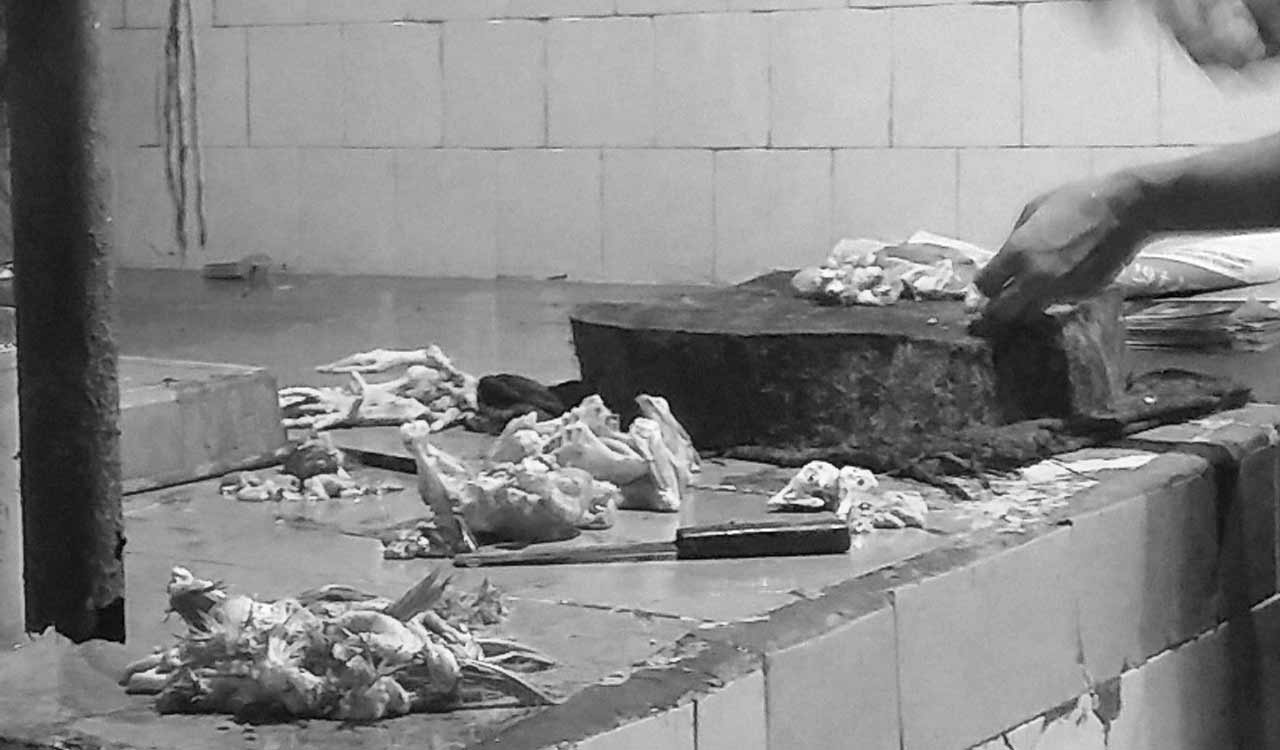 Medak: Police impose fine on shops for selling meat on Gandhi Jayanti