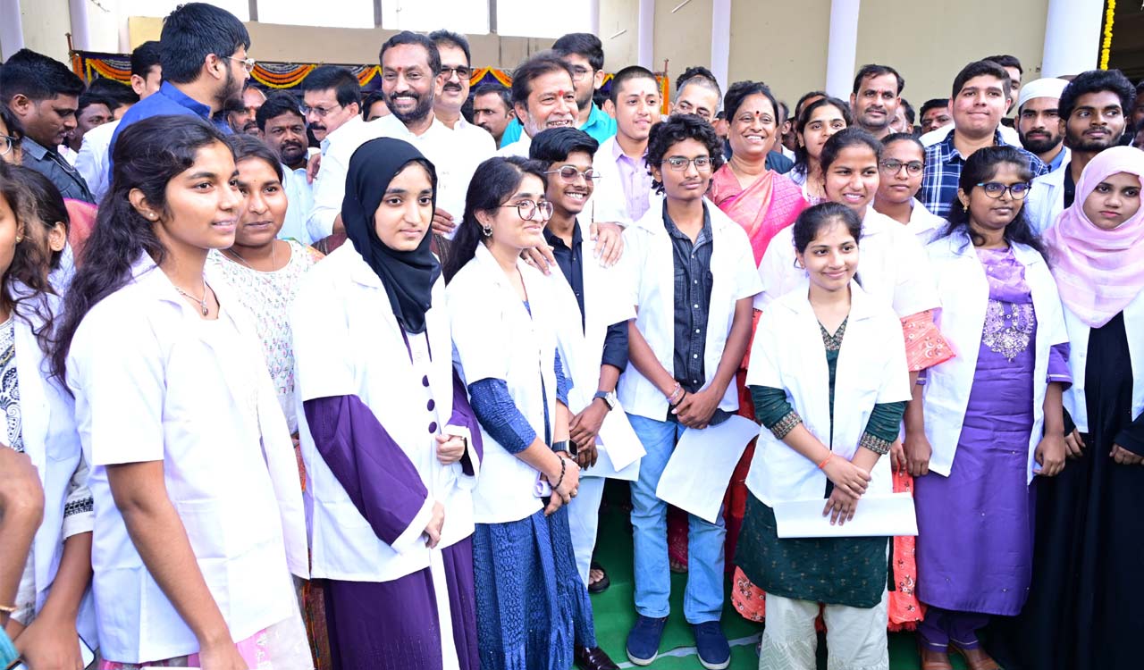 KCR’s vision of 3 medical colleges in erstwhile Medak realised