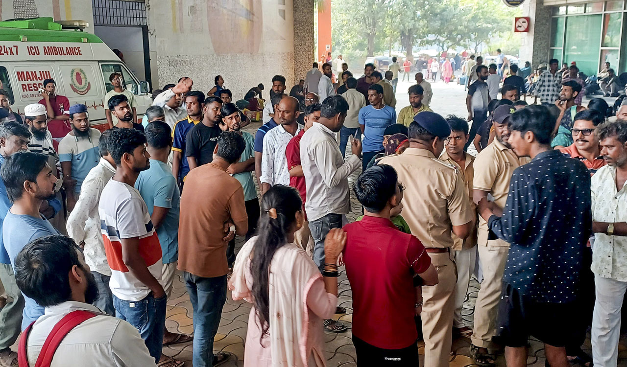 Stampede: Raut takes dig at Rail Minister, says Mumbai passengers ignored