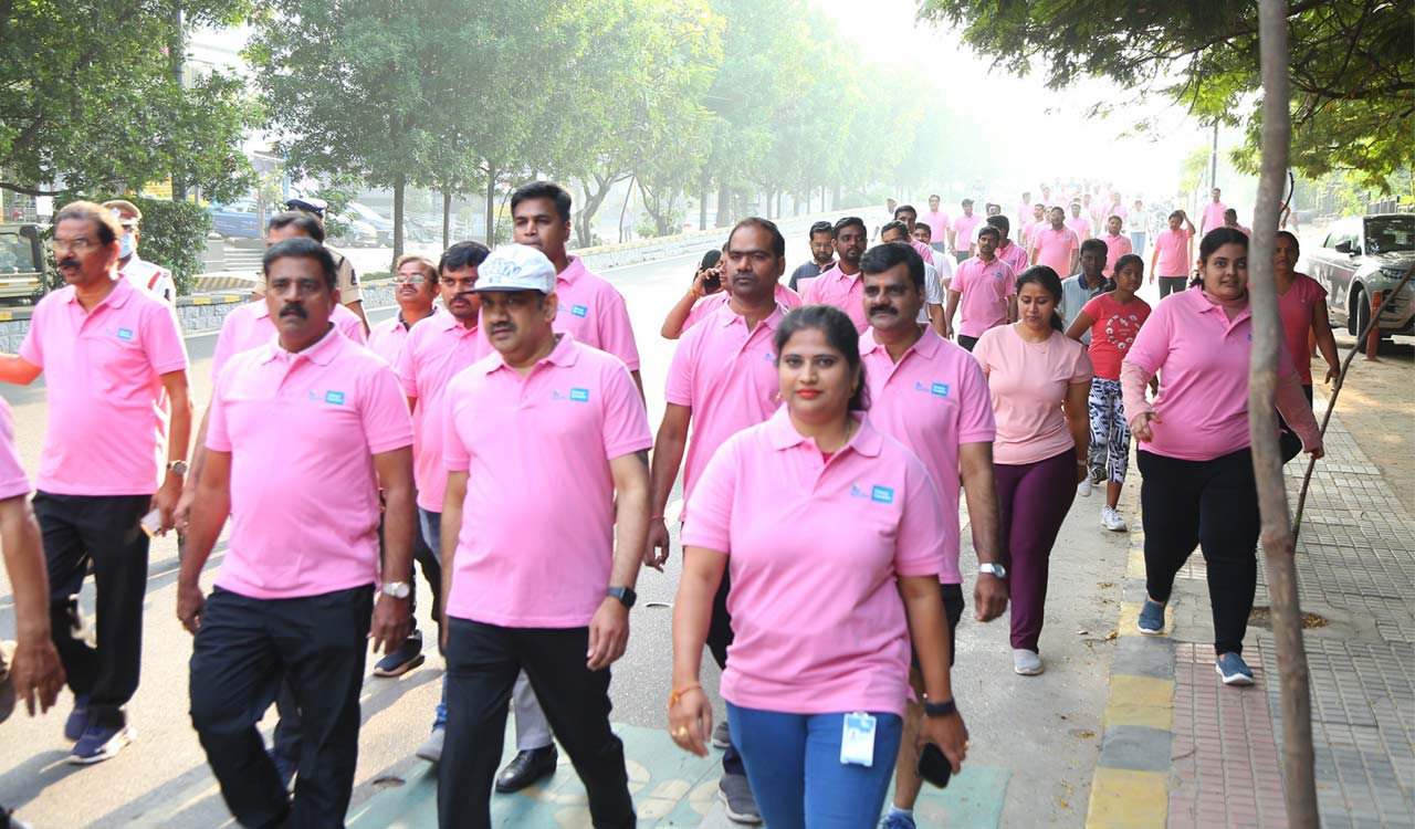 ‘Pink Defenders’ lead Apollo Cancer Centre’s Walkathon to promote Breast Cancer Awareness