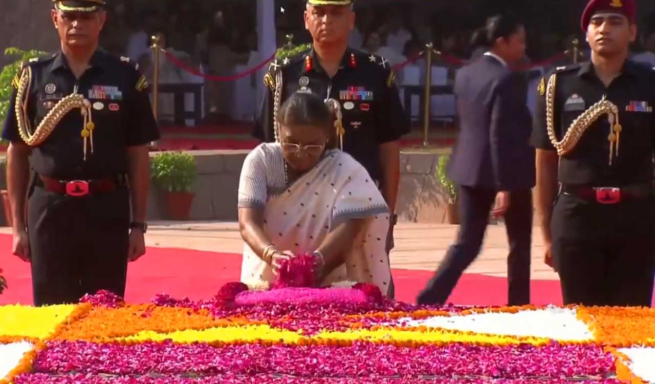 Prez Murmu, PM Modi pay tribute to Mahatma Gandhi on 155th birth anniversary