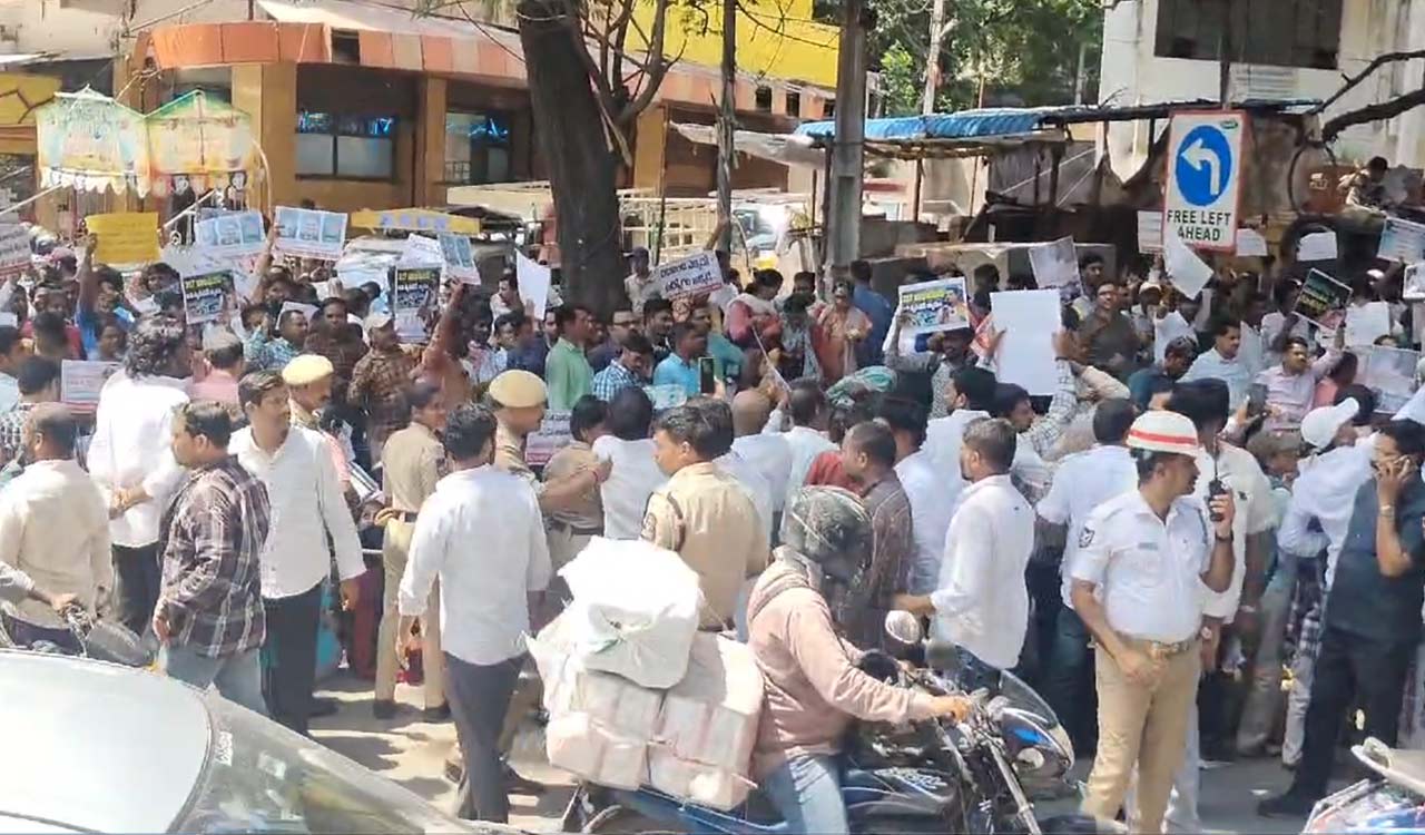 Watch: State govt employees stage protest against CM Revanth Reddy in front of Gandhi Bhavan