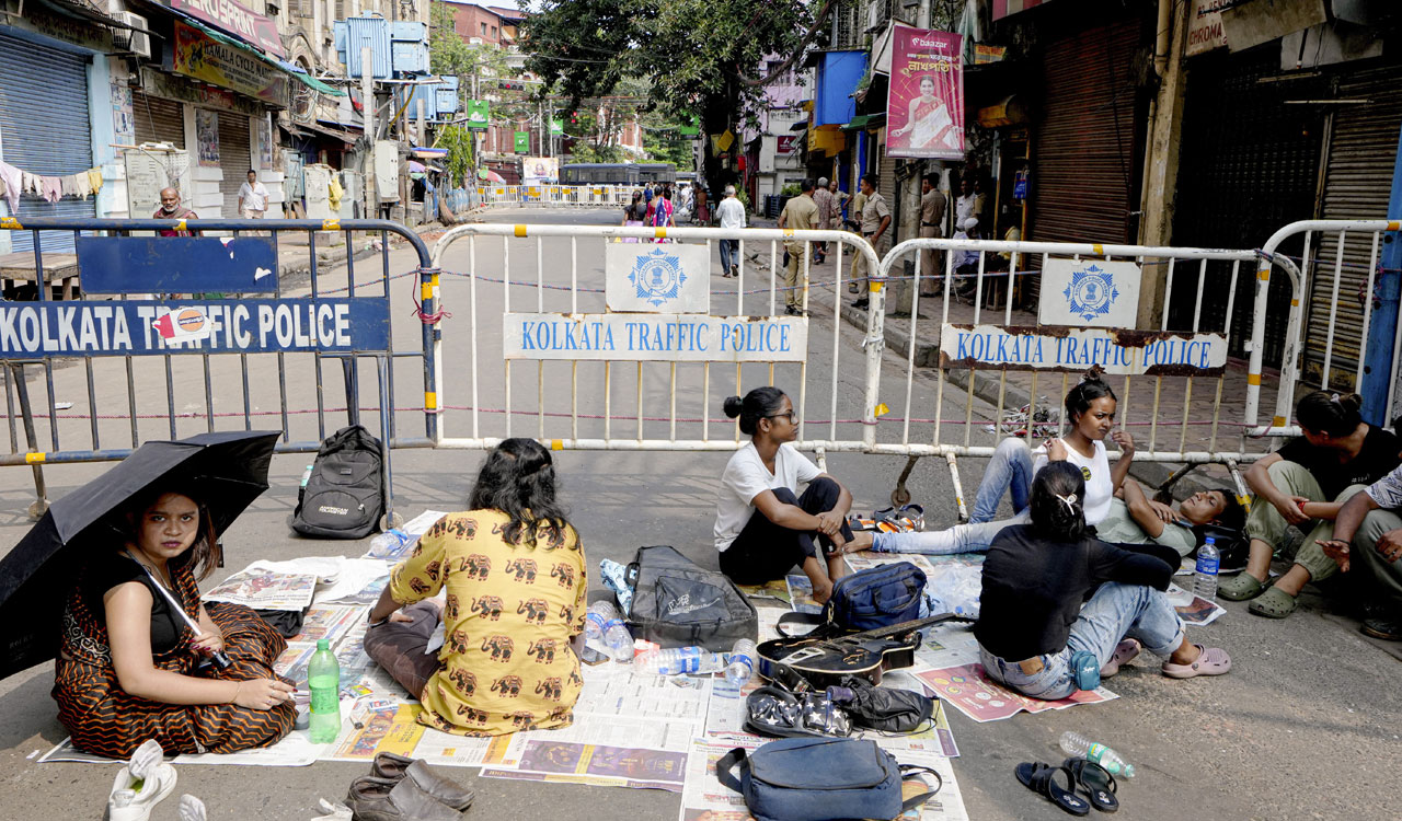 RG Kar: Junior doctors' health declines as hunger strike enters 9th day-Telangana  Today