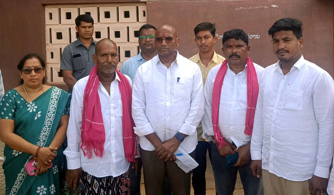 BRS leader RS Praveen Kumar slams govt over crunch of staff, infra in PHCs