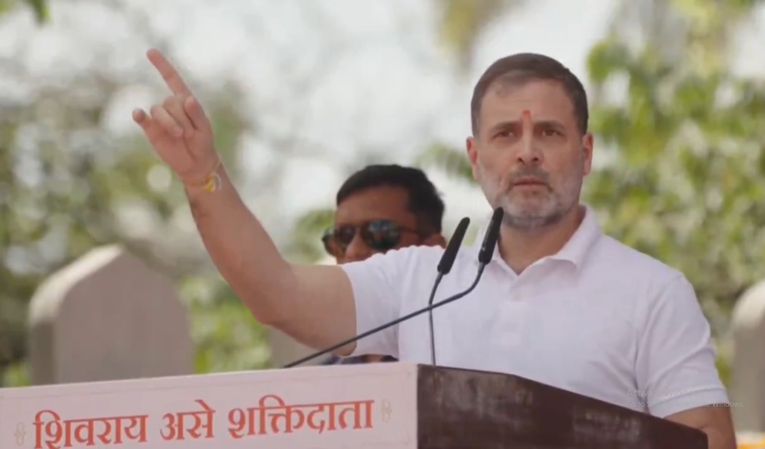 Rahul says no use of bowing before Shivaji Maharaj after scaring people