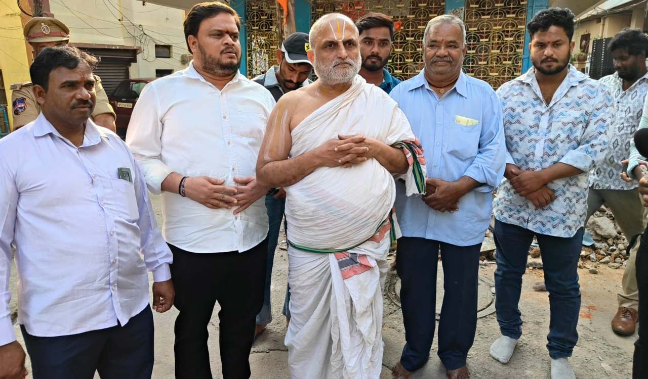 Chilkur Balaji temple chief priest visits Muthyalamma temple in Secunderabad