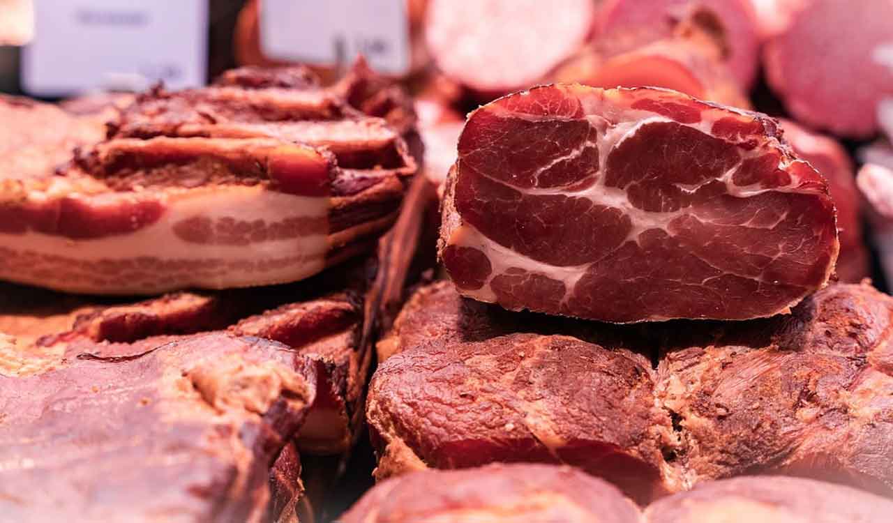 Rotten chicken seized in surprise raid at Begumpet godown