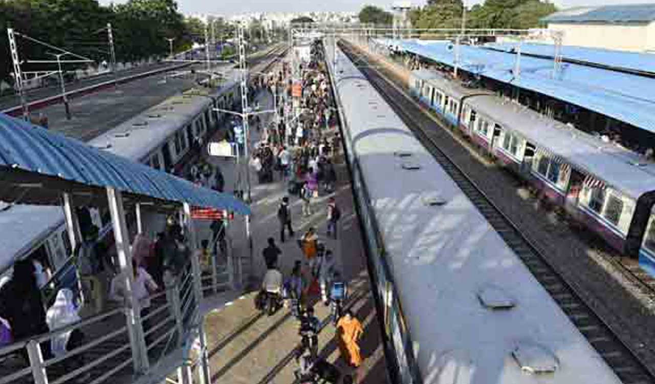 SCR to operate over 770 special trains for Dasara and Chhath Puja