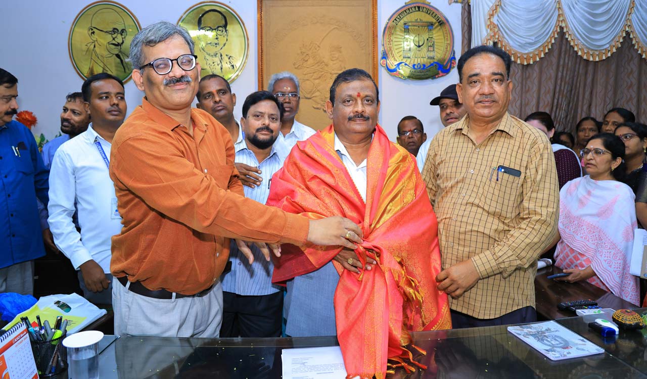 Umesh Kumar takes charge as Satavahana University VC