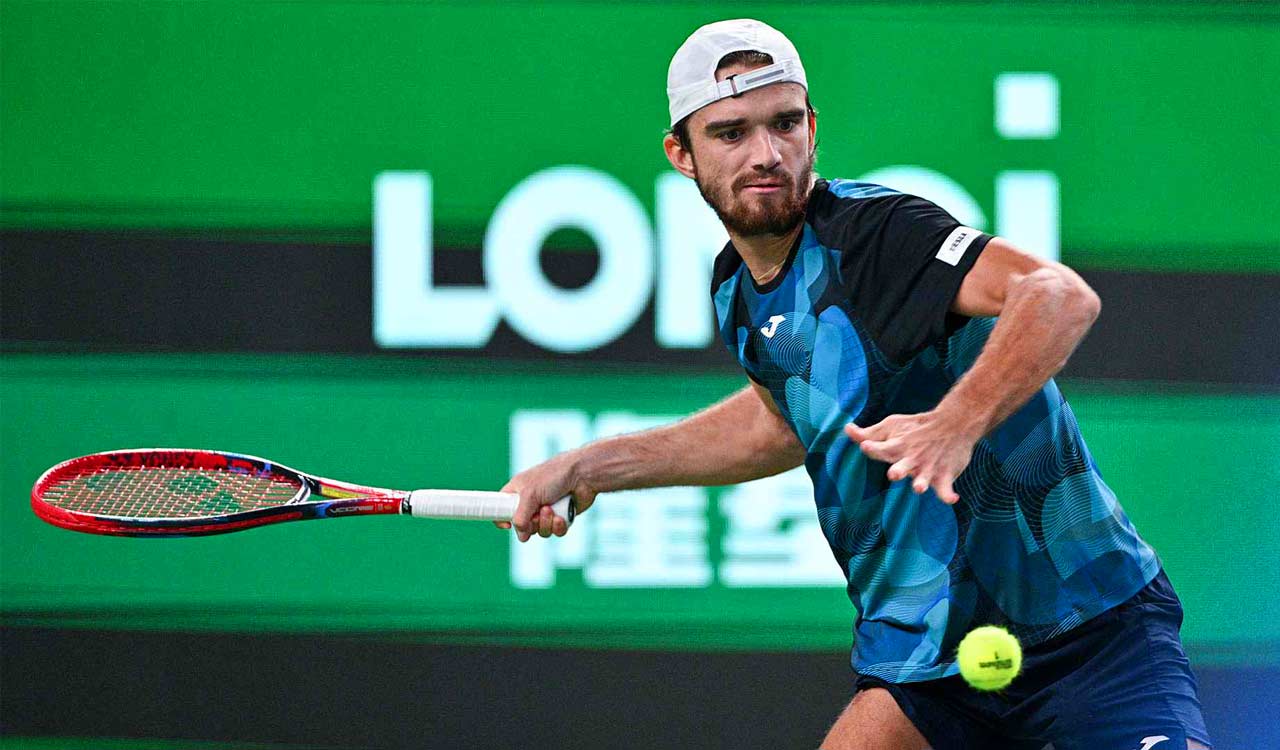 Shanghai Masters: Machac upsets Alcaraz, advances to semifinal vs Sinner