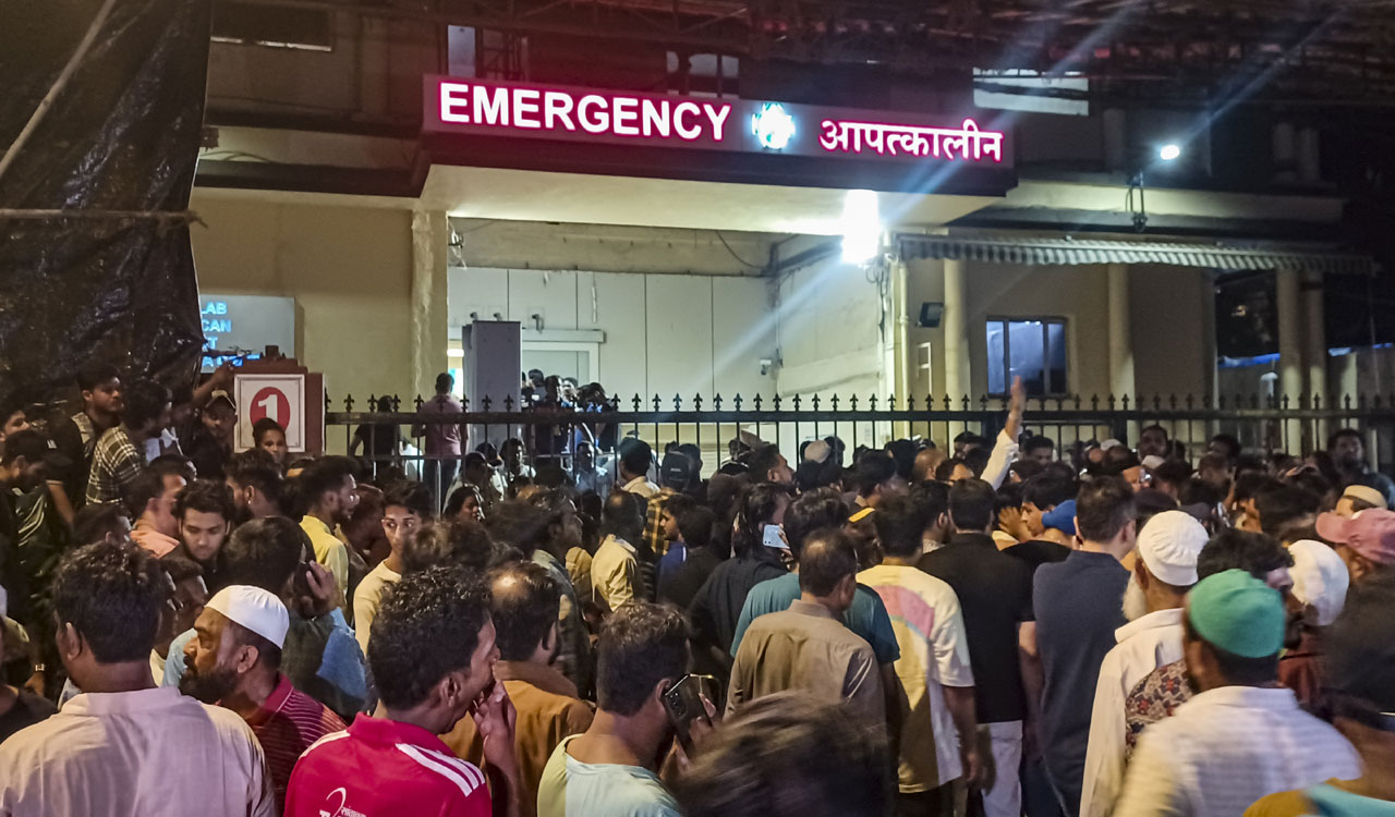 Today, doctors tried for almost two hours to save Baba Siddique-Telangana