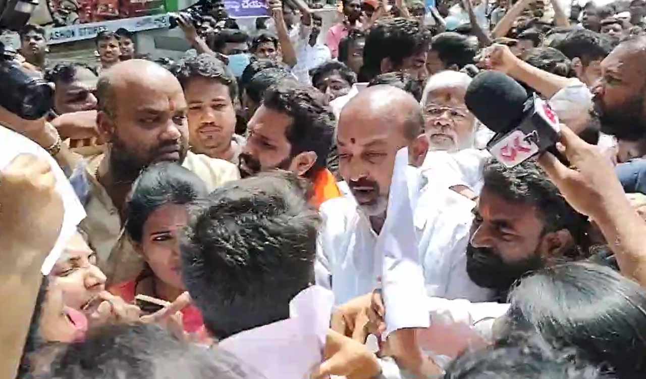 Tension escalates in Hyderabad’s Ashok Nagar after Bandi Sanjay joins Group-I protests