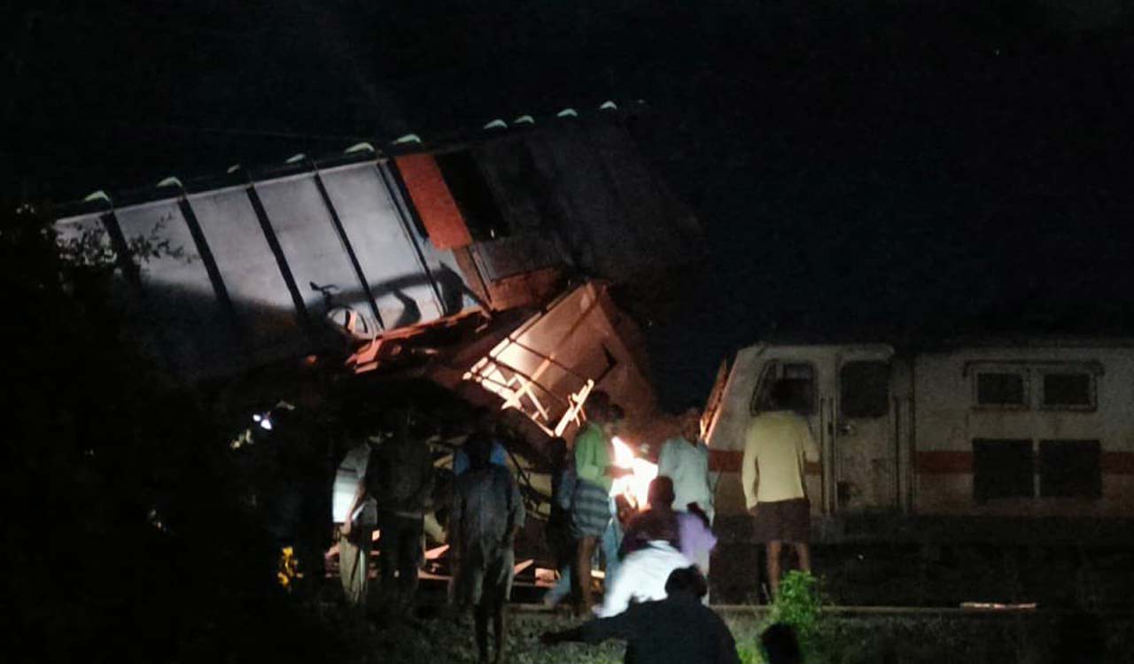 Express train rams into stationary train in Tamil Nadu