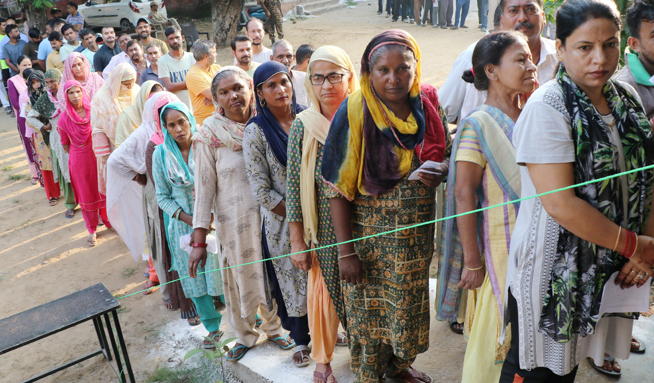 Final phase of J&K polls sees brisk voting; voters queue up at polling stations