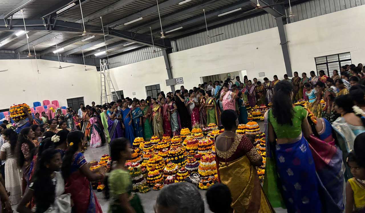 Rain disturbs Saddula Bathukamma celebrations in parts of erstwhile Karimnagar