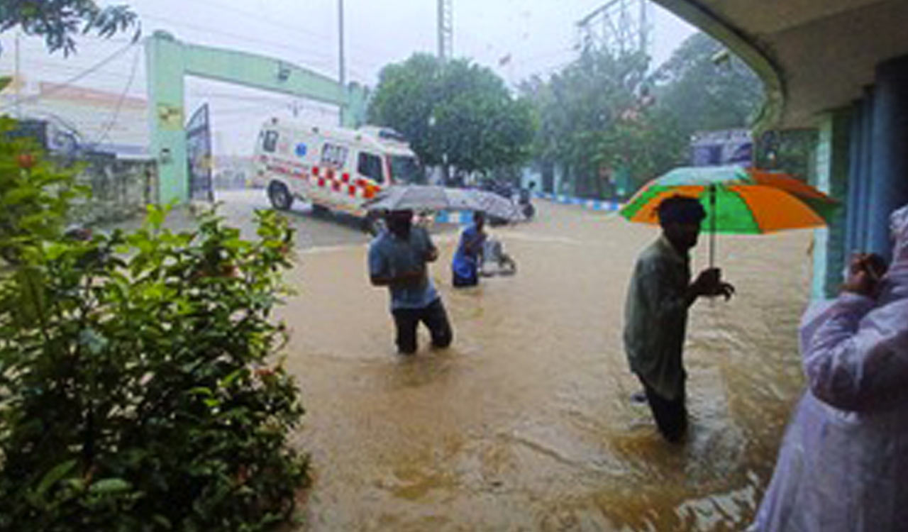 Heavy rain alert in Chennai, residents worried over incomplete stormwater drain project