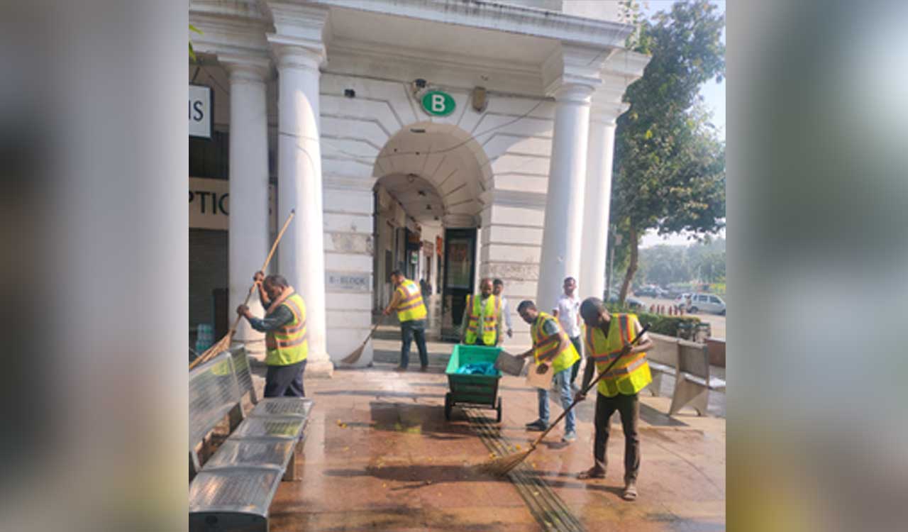 Delhi: NDMC gives Connaught Place pre-Deepawali wash
