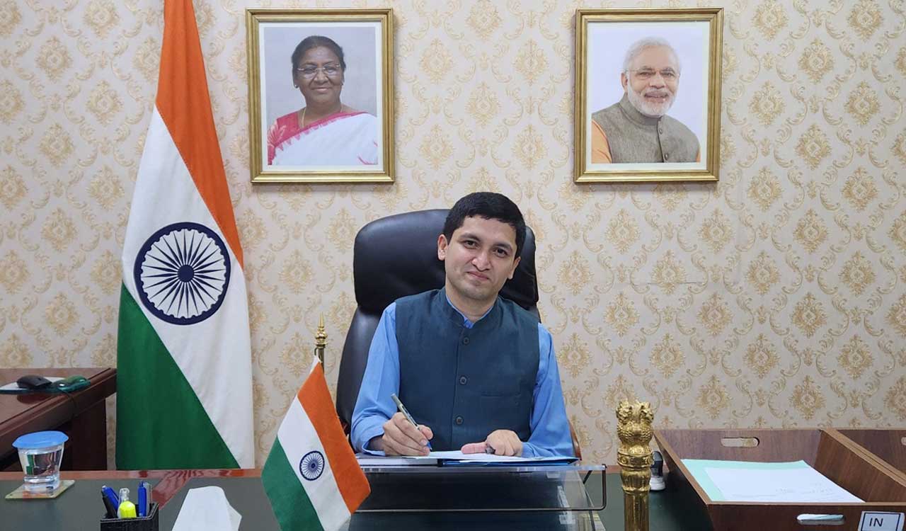 Young Indian diplomat blends trade and spirituality in Saudi