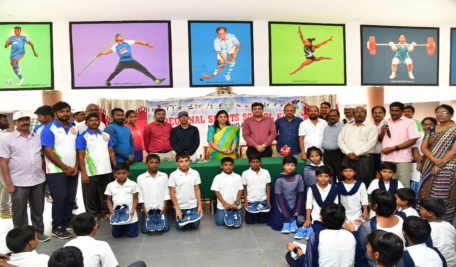 Collector Pamela Satpathy Along With The Students