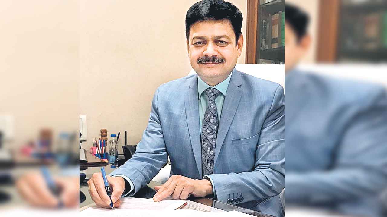 Telangana: Civil supplies commissioner holds talks with rice millers