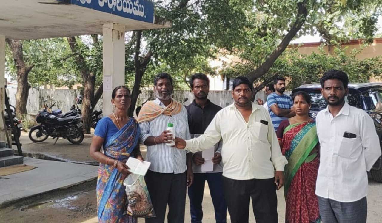 Farmer threatens to end life by consuming pesticide at Tehsildar’s office in Wargal