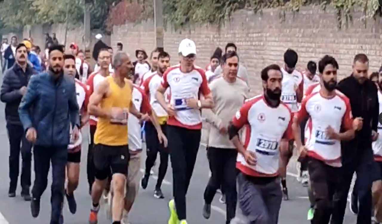 Kashmir’s first-ever international marathon, over 2,000 athletes run