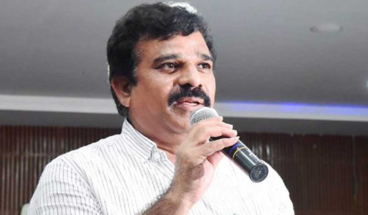 Police filing false cases against BRS cadre in Andole, says former MLA Kranthi Kiran