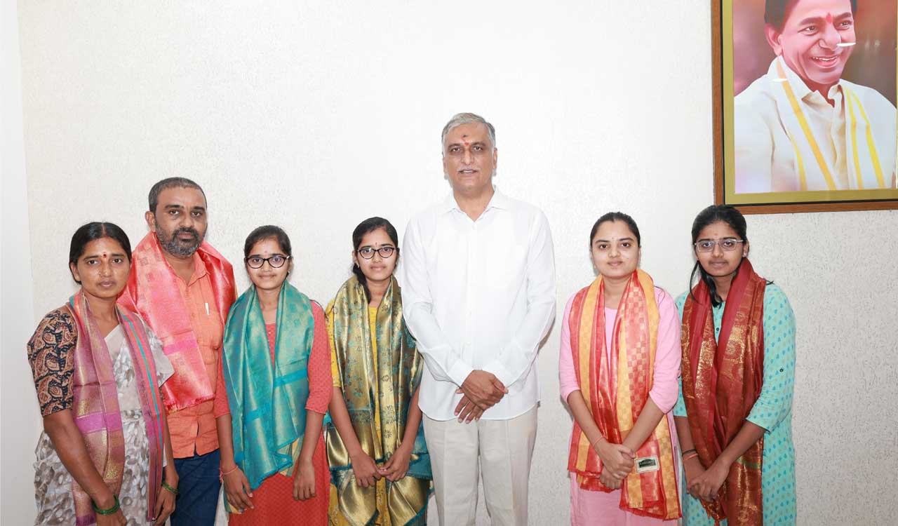 Four daughters of Siddipet couple crack MBBS in six years