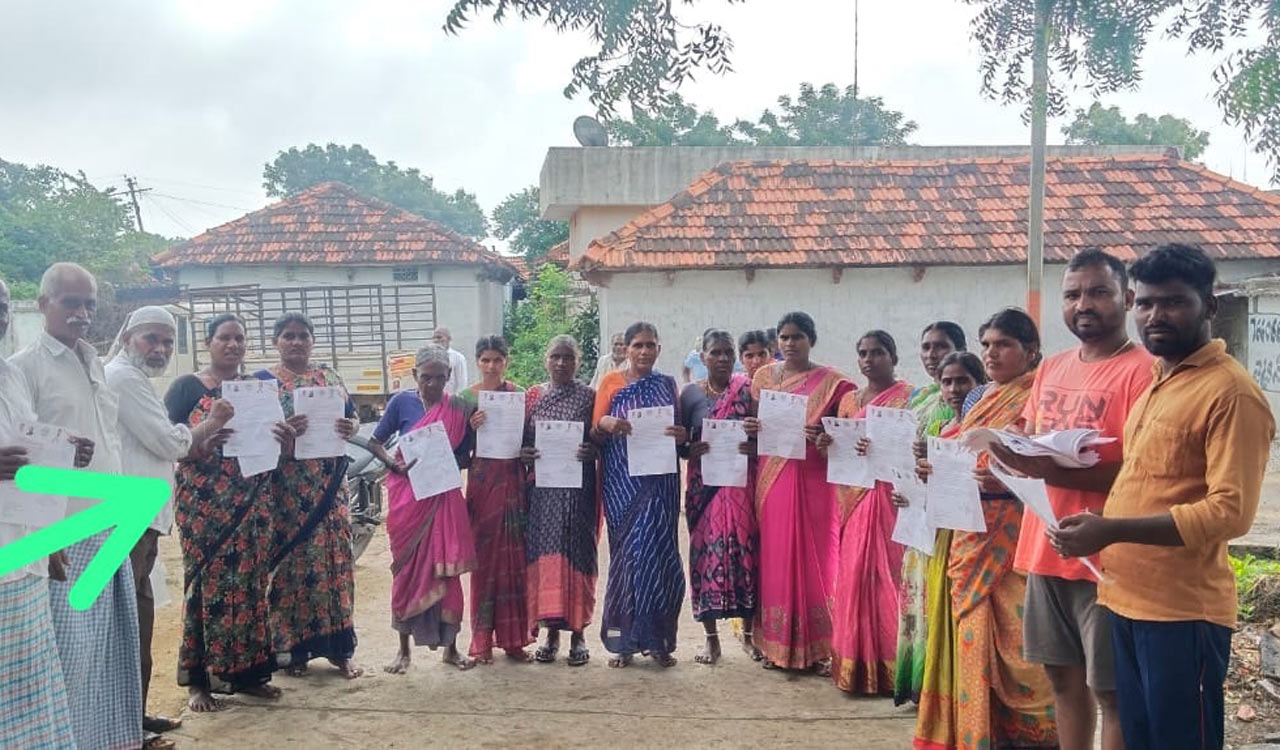 Congress’ favouritism comes to fore as leaders distribute Kalyana Lakshmi cheques, LPG subsidy letters