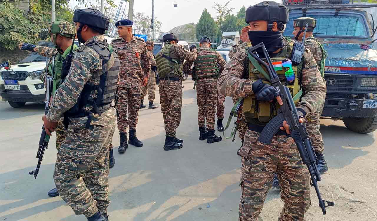 Two CRPF troopers, two policemen injured in Srinagar gunfight with terrorists