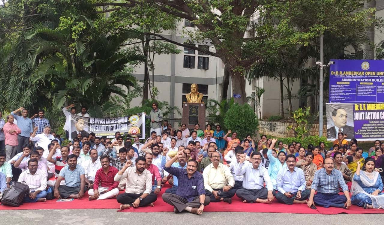 Hyderabad: Two months on BRAOU staff protest against varsity land allocation still going strong